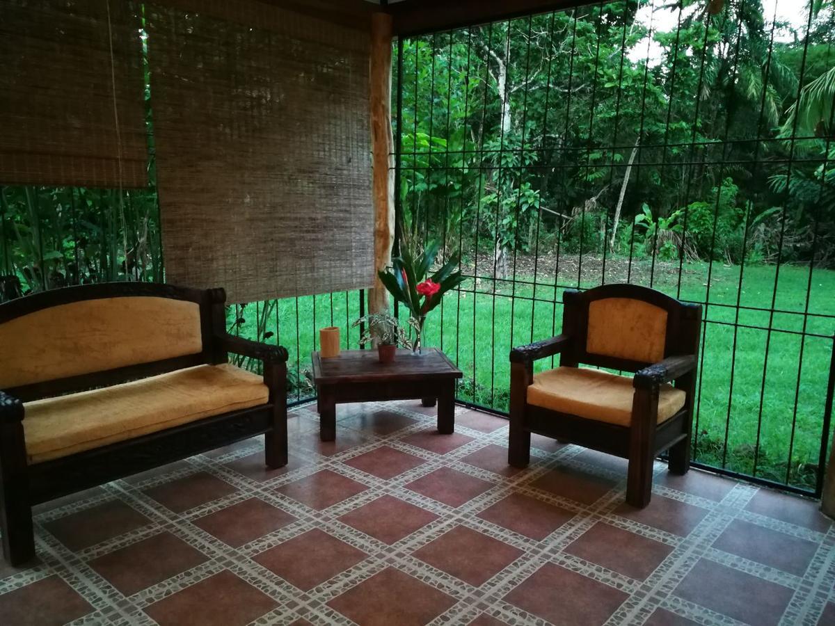 Villa Casita Amarilla à Cahuita Extérieur photo